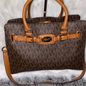 ❌SOLD!❌ AUTHENTIC LARGE MICHAEL KORS TOTE